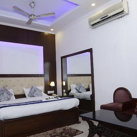 Vishal Hotel By Comfort Rooms Yeni Delhi Dış mekan fotoğraf