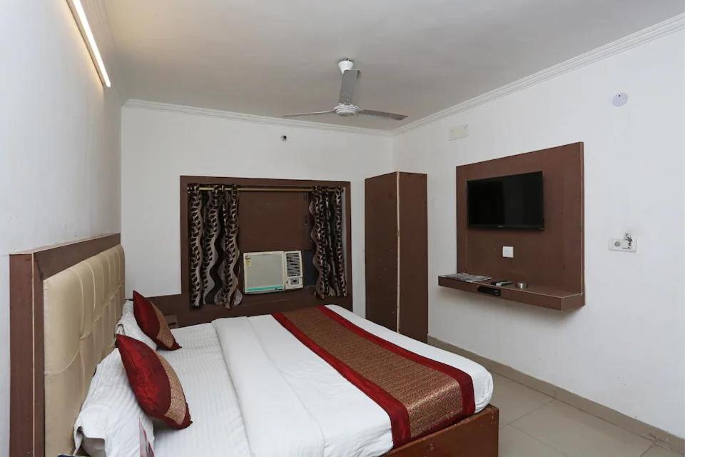Vishal Hotel By Comfort Rooms Yeni Delhi Dış mekan fotoğraf