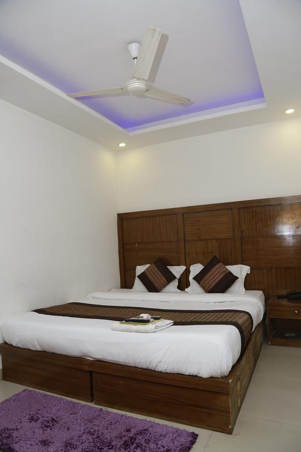 Vishal Hotel By Comfort Rooms Yeni Delhi Dış mekan fotoğraf