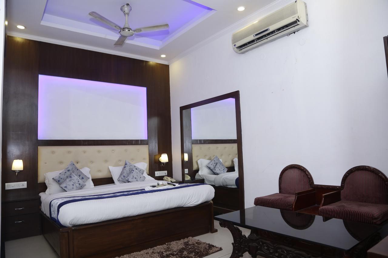 Vishal Hotel By Comfort Rooms Yeni Delhi Dış mekan fotoğraf