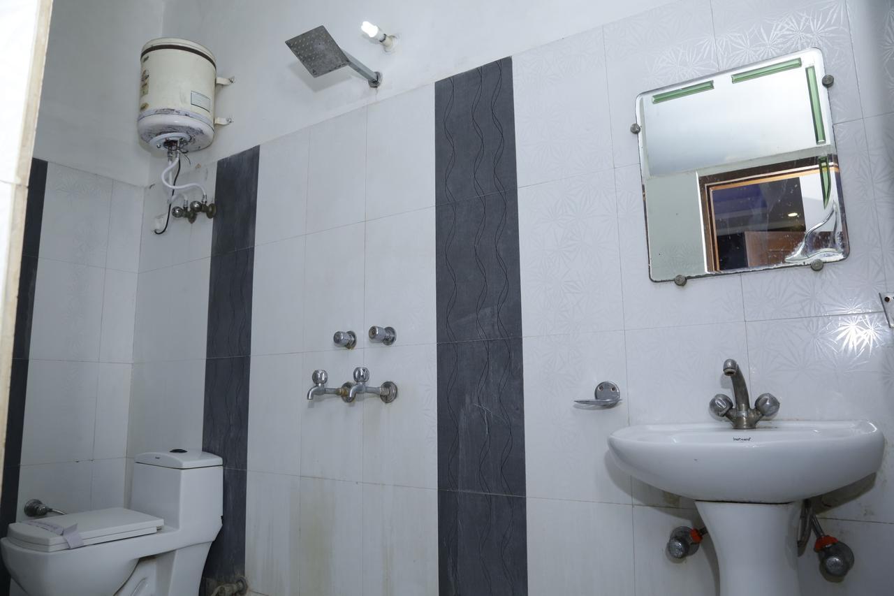 Vishal Hotel By Comfort Rooms Yeni Delhi Dış mekan fotoğraf