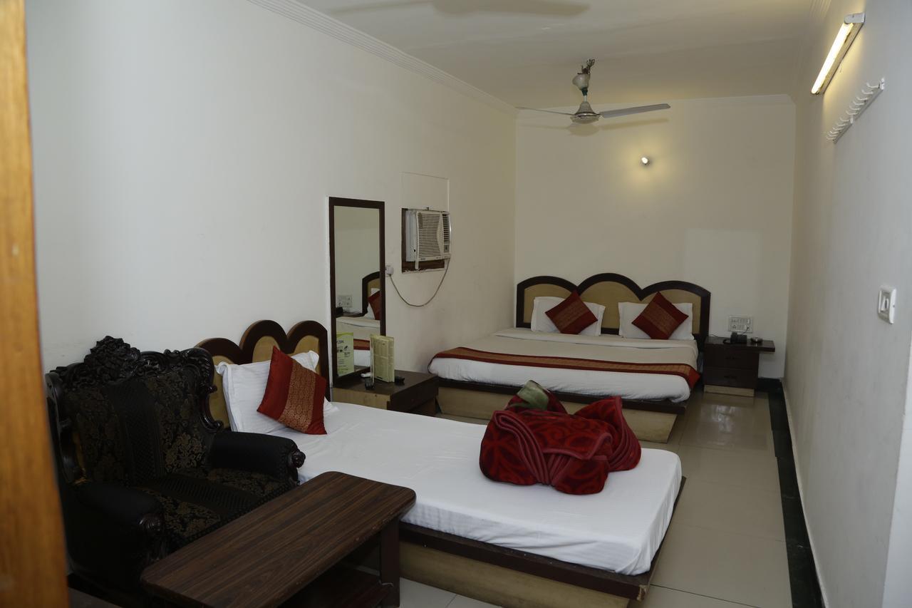 Vishal Hotel By Comfort Rooms Yeni Delhi Dış mekan fotoğraf