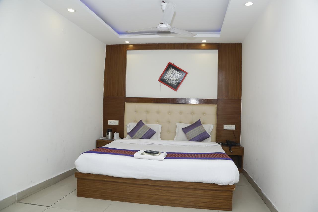 Vishal Hotel By Comfort Rooms Yeni Delhi Dış mekan fotoğraf